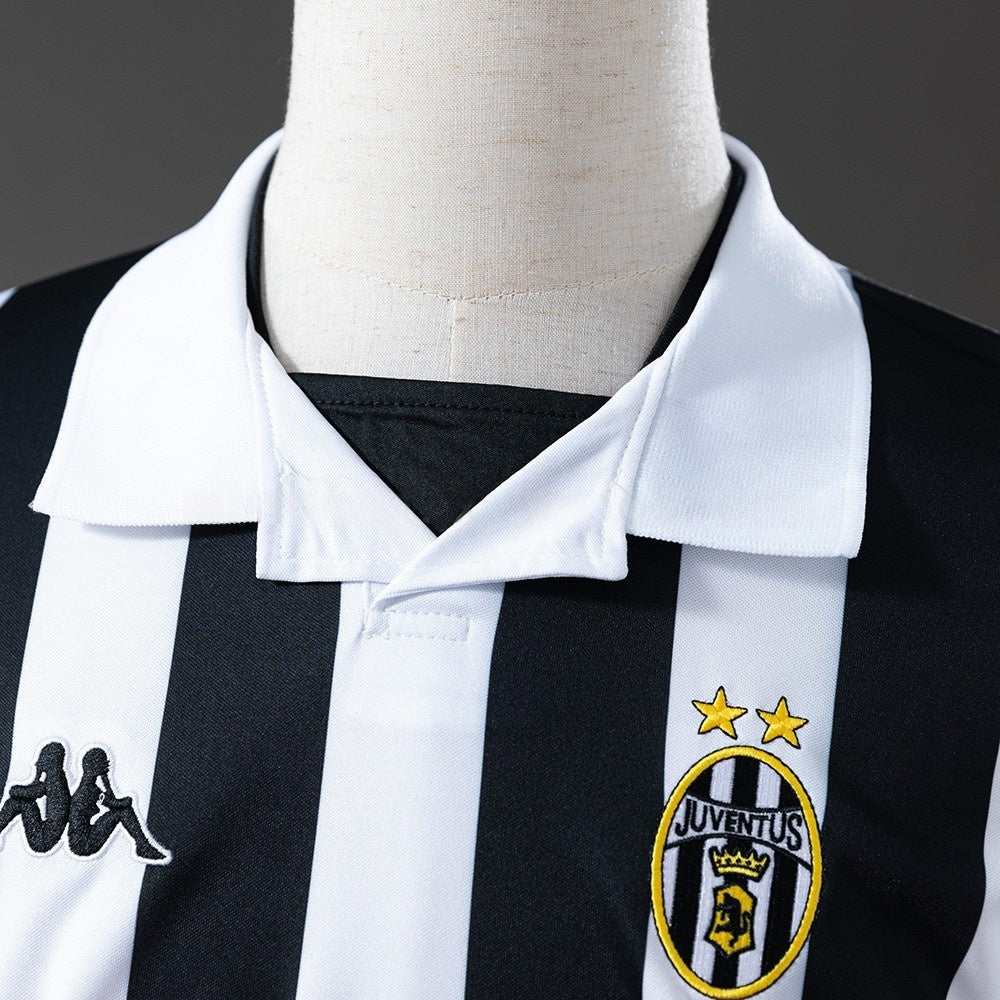 Juventus Jersey 1999-00 Home Retro Football Kit