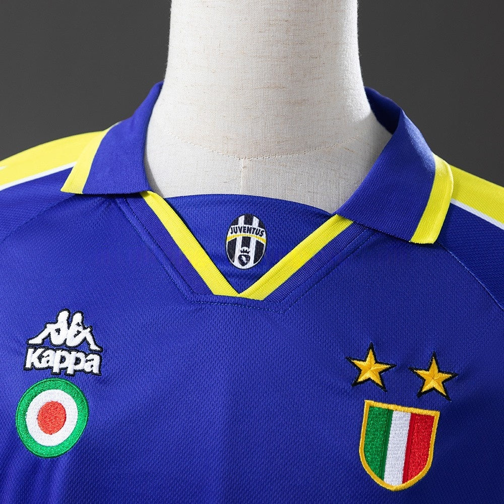 Juventus Jersey 1995-96 Away Retro Kit Long Sleeves