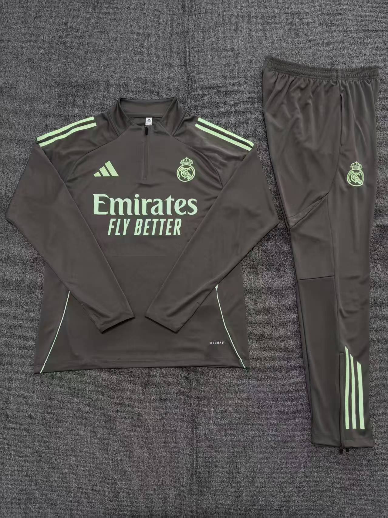 Kids Real Madrid Training Tracksuits 25/26 Football Kit Soccer Jersey