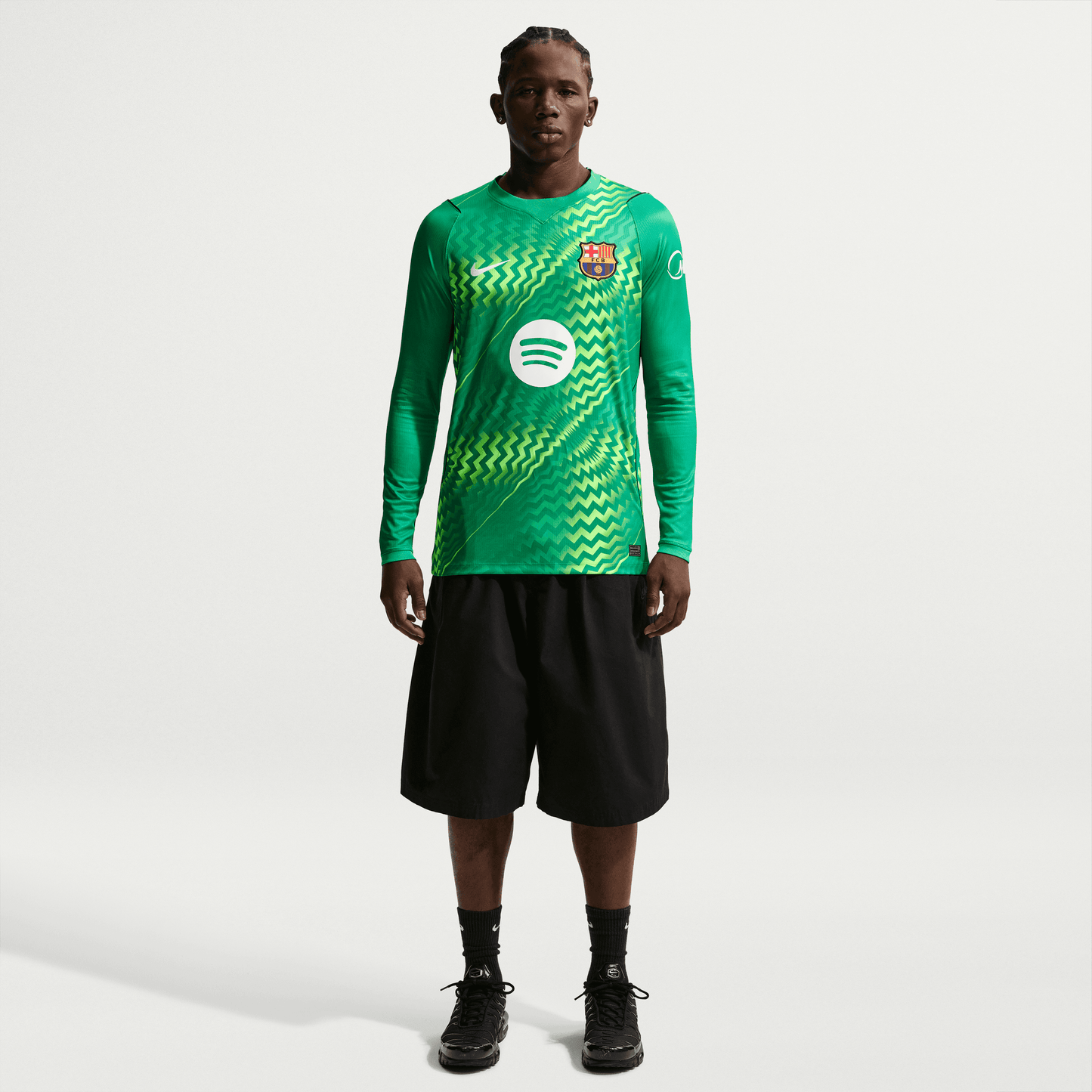 Nike Men's FC Barcelona Stadium Goalkeeper Dri-FIT Soccer Replica Jersey 26/27