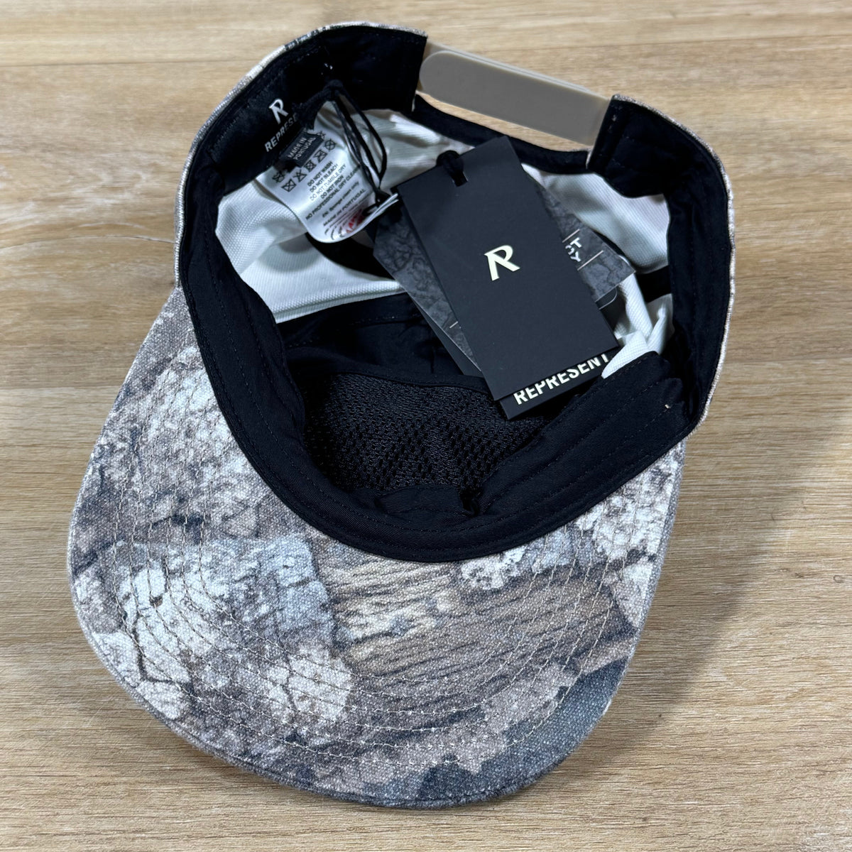 Represent Logo Cap in Camo