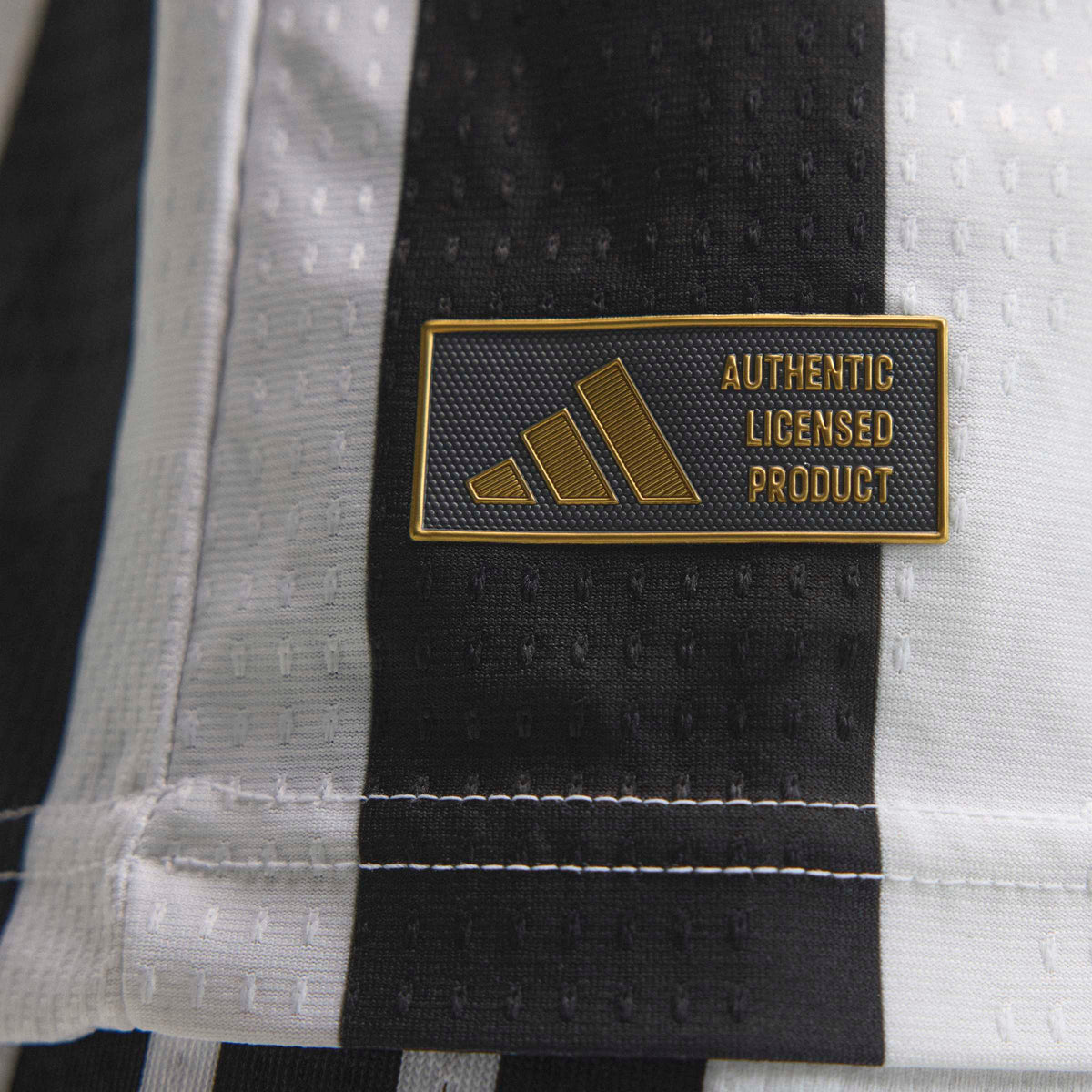 Adidas Men's Juventus Home Authentic Jersey 26/27