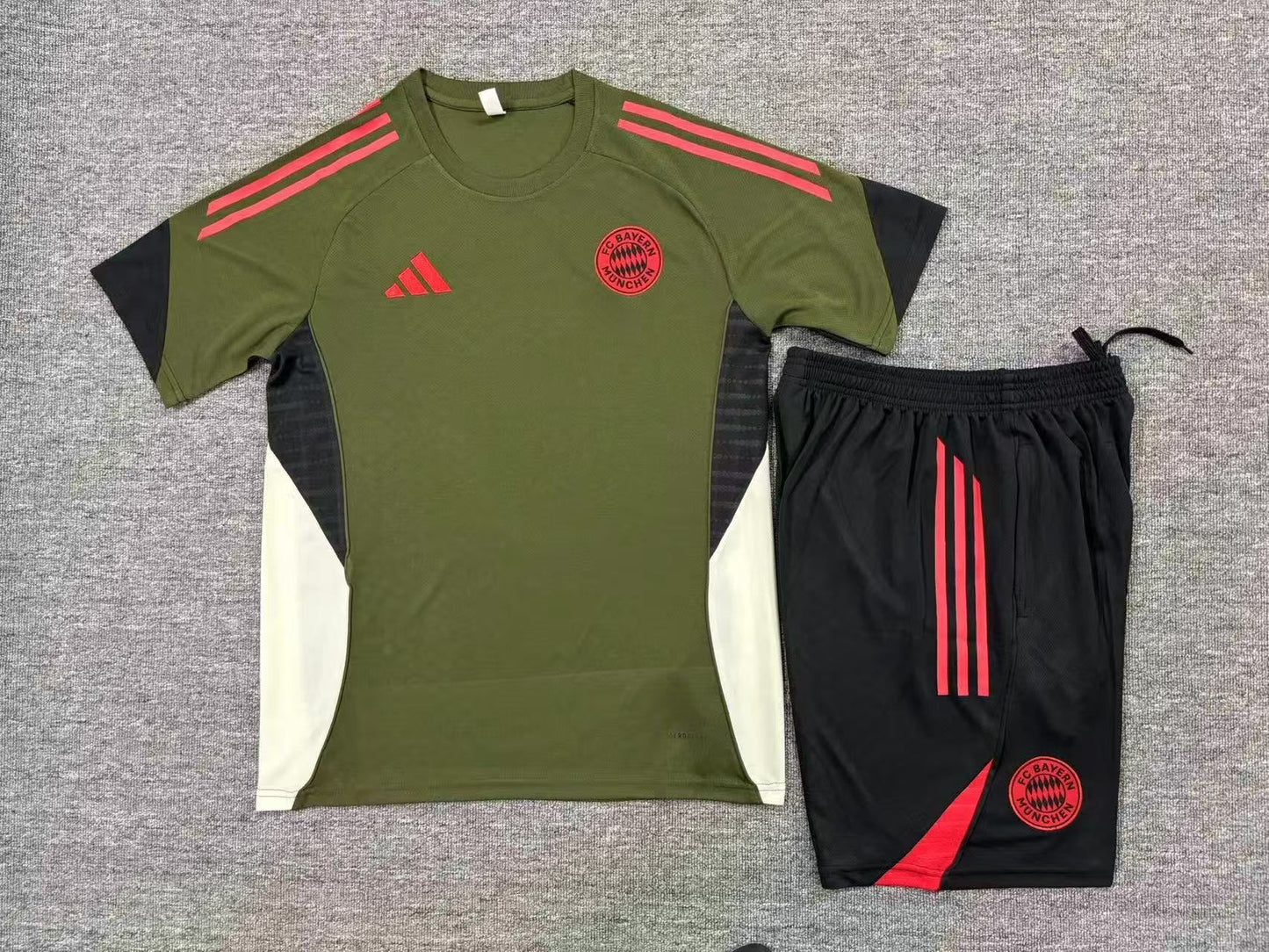 Kids Bayern Munich Training Tracksuits 25/26 Football Kit Soccer Jersey