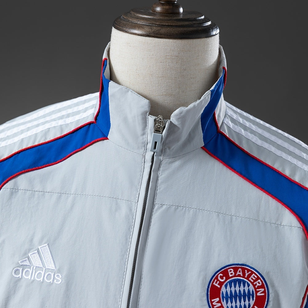 Bayern Munich Windbreaker 2025/26 Light Grey Football Soccer Jacket