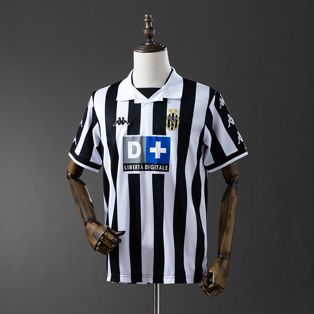 Juventus Jersey 1999-00 Home Retro Football Kit