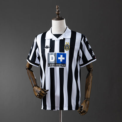 Juventus Jersey 1999-00 Home Retro Football Kit