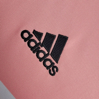 Retro Juventus Away Kit 15/16 Football Jersey