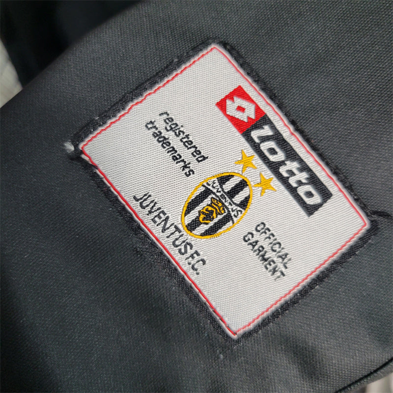 Juventus Jersey Away kit 01-02 Retro