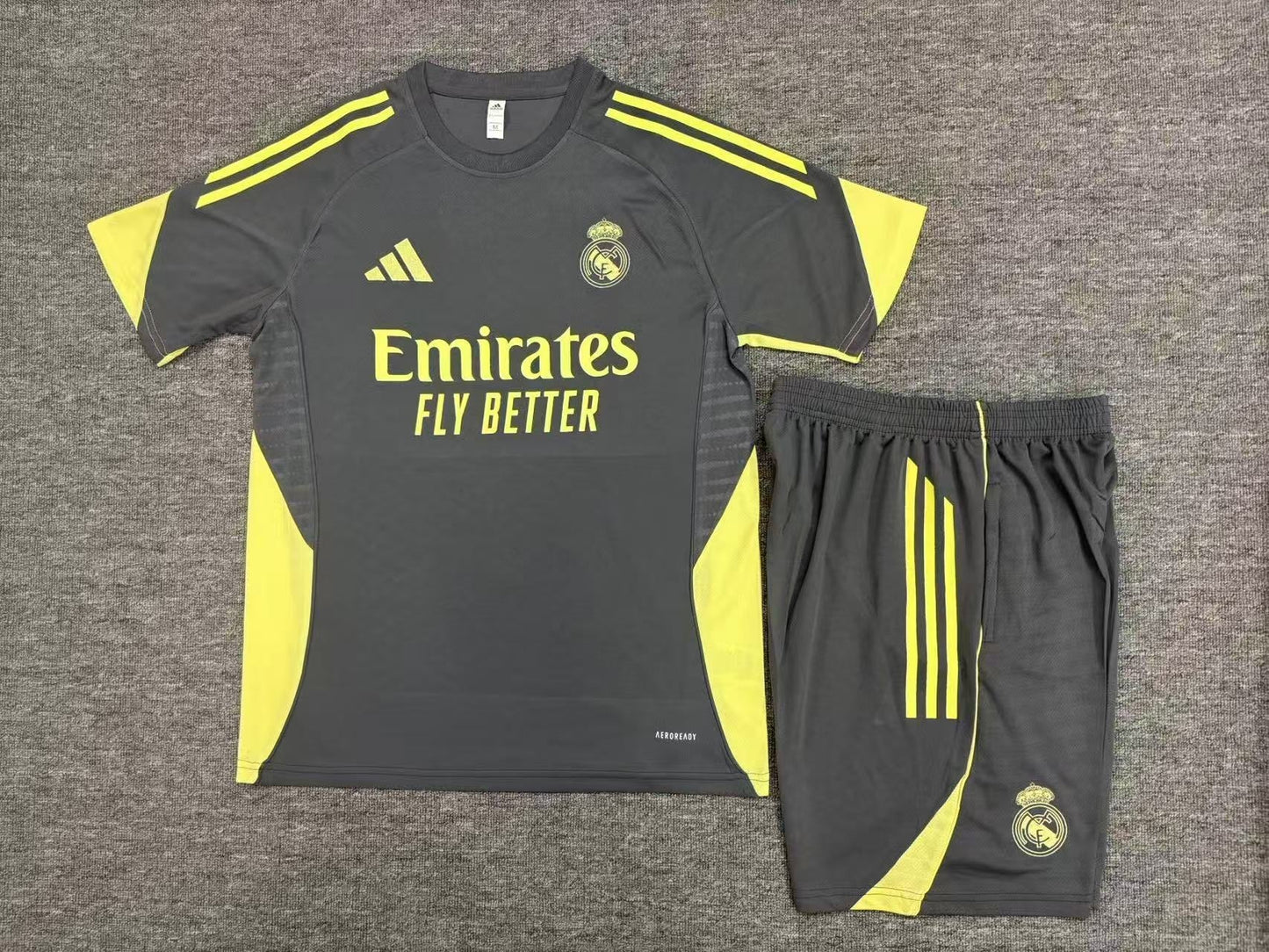 Kids Real Madrid Training Tracksuits 25/26 Football Kit Soccer Jersey