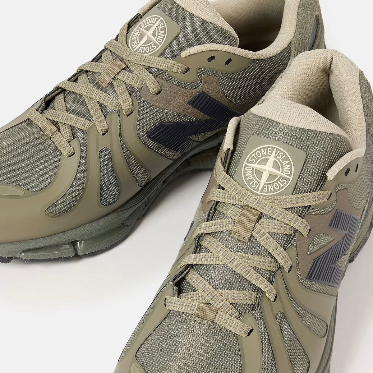Stone Island | New Balance Abzorb 1890 Trainer in Dove Grey