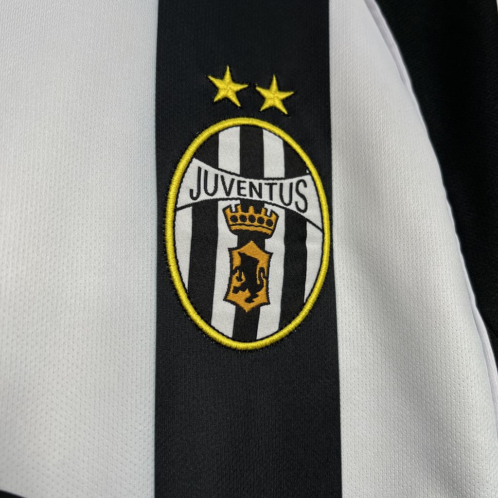 Retro Juventus Home Kit 2002/03 Football Jersey