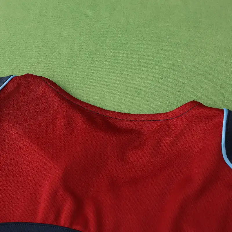 Atletico Madrid Away Retro 04/05 Season Jersey