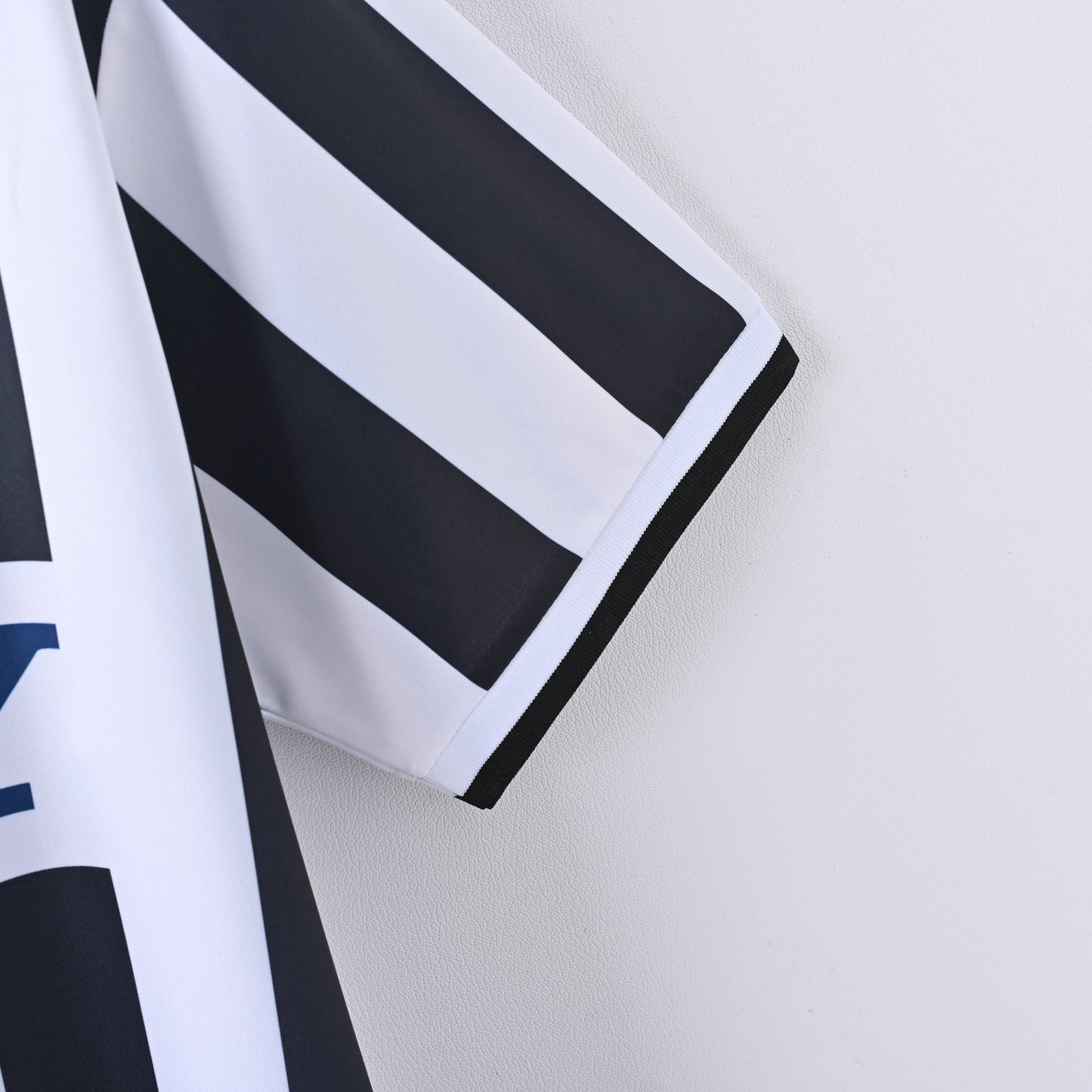 Retro Juventus Jersey 1996-97 Home Football Kit Soccer Jersey