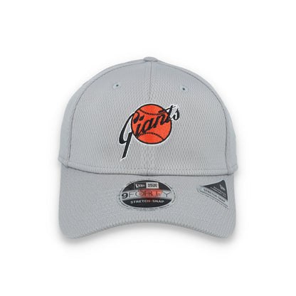 New Era San Francisco Giants Clubhouse 9FORTY Stretch-Snap Hat-Grey
