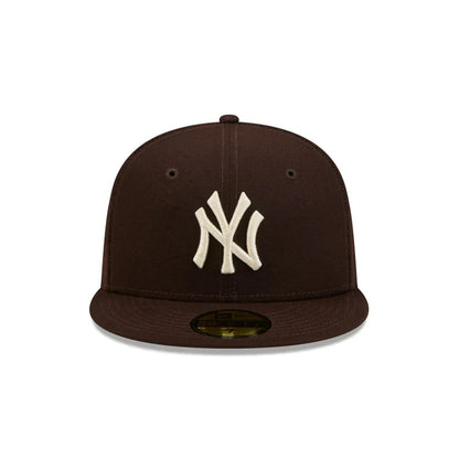 New Era New York Yankees Basic 59FIFTY Fitted Hat - Brown