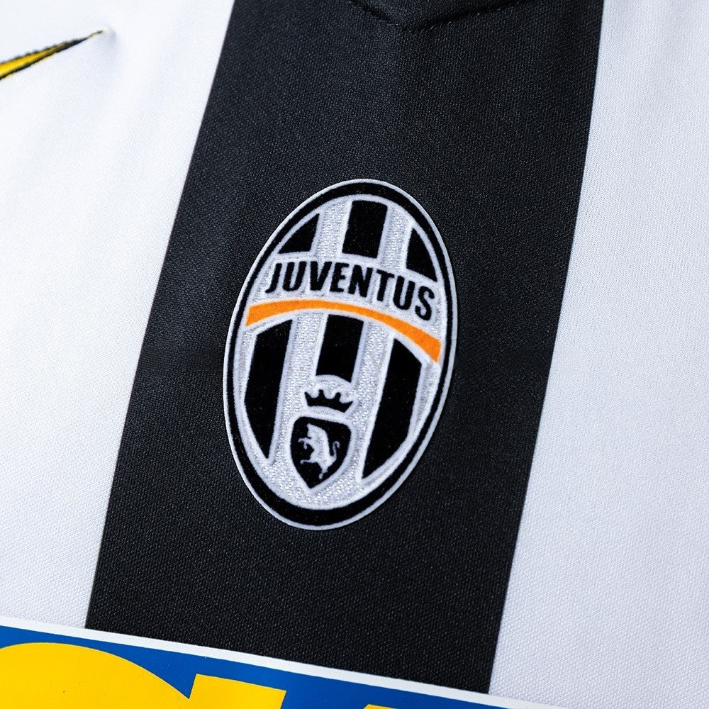 Juventus Jersey 2004-05 Home Retro Football Kit