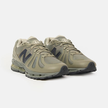 Stone Island | New Balance Abzorb 1890 Trainer in Dove Grey