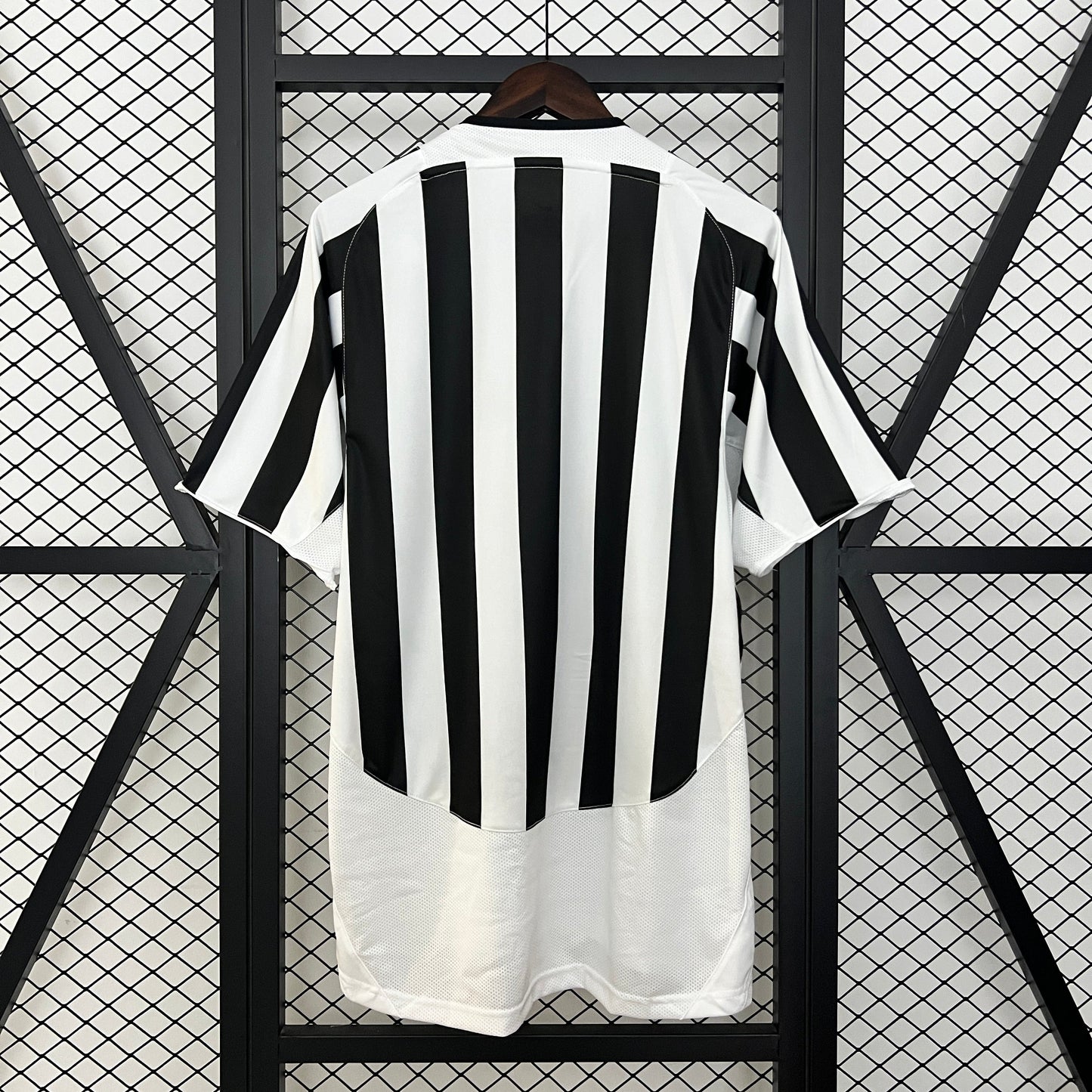 Retro Juventus Jersey 2003-04 Home Football Kit Soccer Jersey