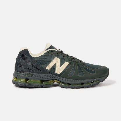 Stone Island | New Balance Abzorb 1890 Trainer in Juniper