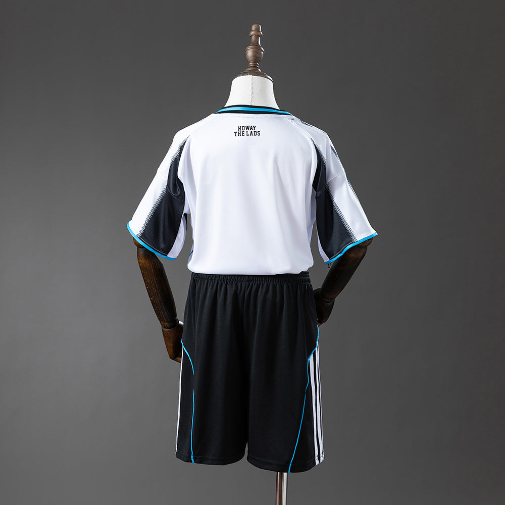 Kids Newcastle United Jersey 25/26 Home Football Kit