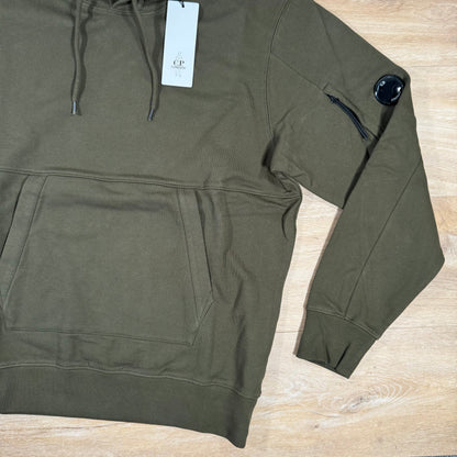 C.P. Company Diagonal Raised Fleece Lens Hoodie in Ivy Green