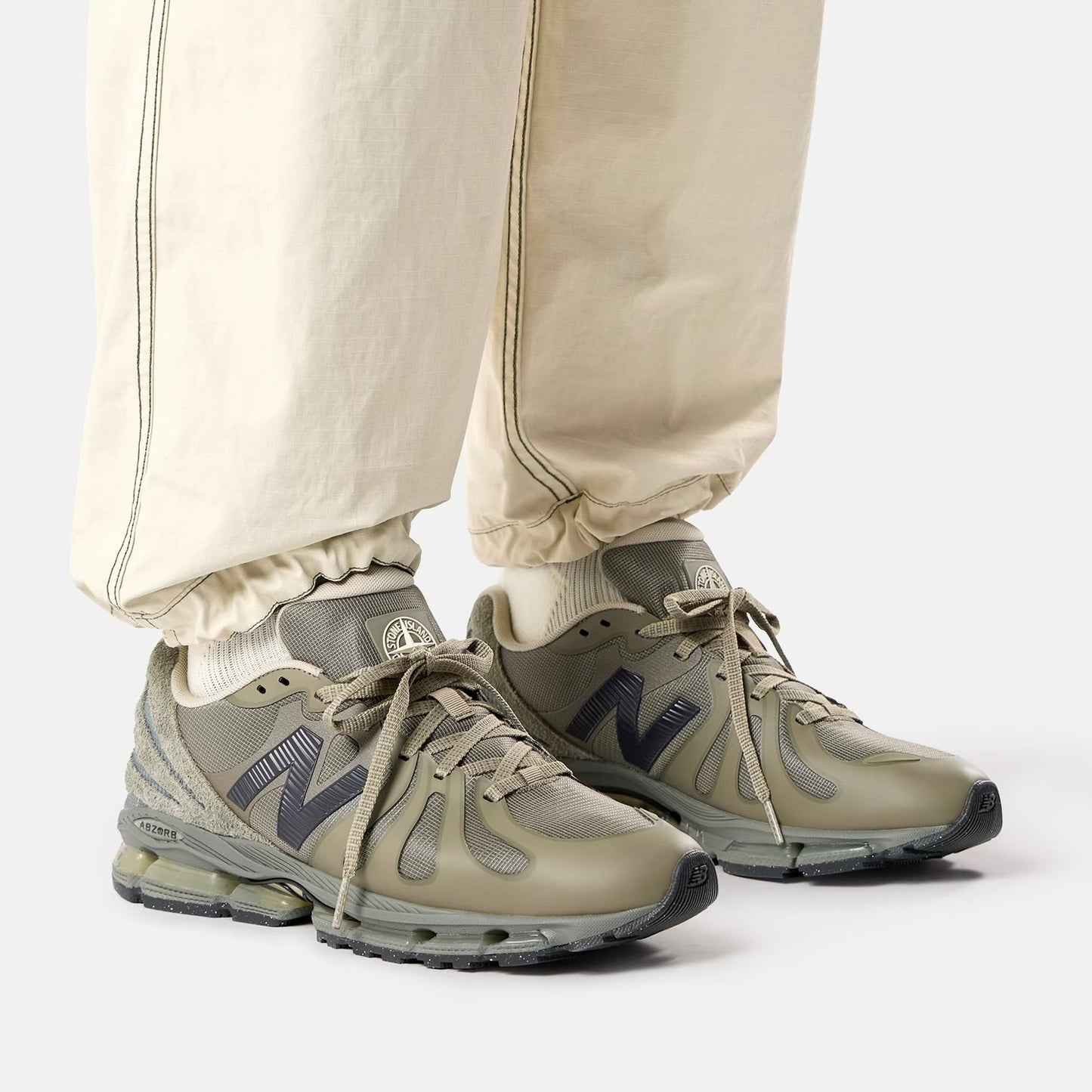Stone Island | New Balance Abzorb 1890 Trainer in Dove Grey