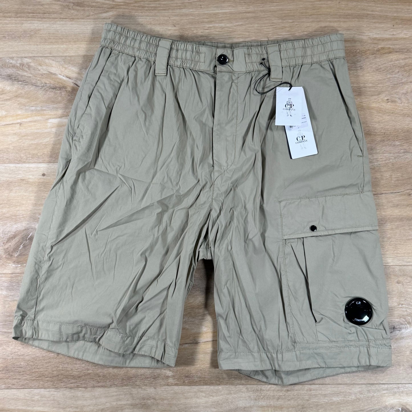 C.P. Company 50 Fili Stretch Loose Lense Cargo Shorts in Moss Gray - Green