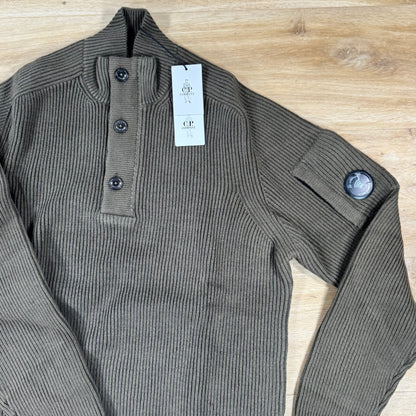 C.P. Company Full Rib Cotton Half Button Lens Sweater in Ivy Green
