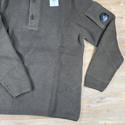 C.P. Company Full Rib Cotton Half Button Lens Sweater in Ivy Green