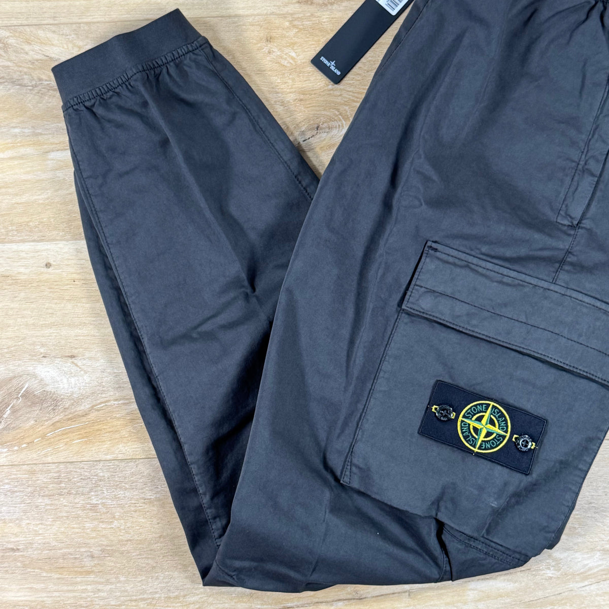 Stone Island Regular-Tapered-Fit Cargo Trousers in Lead Grey