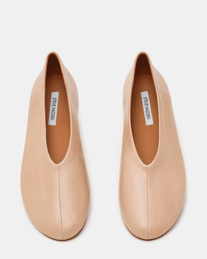 CYNTRA NATURAL LEATHER