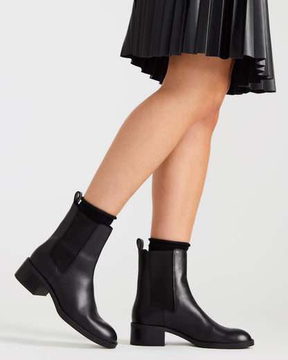 KAPLAN BLACK LEATHER