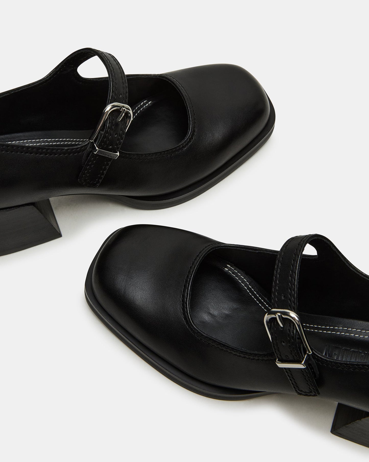 LISBON BLACK LEATHER