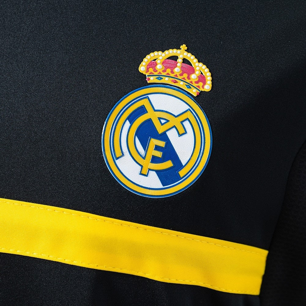Real Madrid Jersey 2011/12 Goalkeeper Black Retro Football Kit