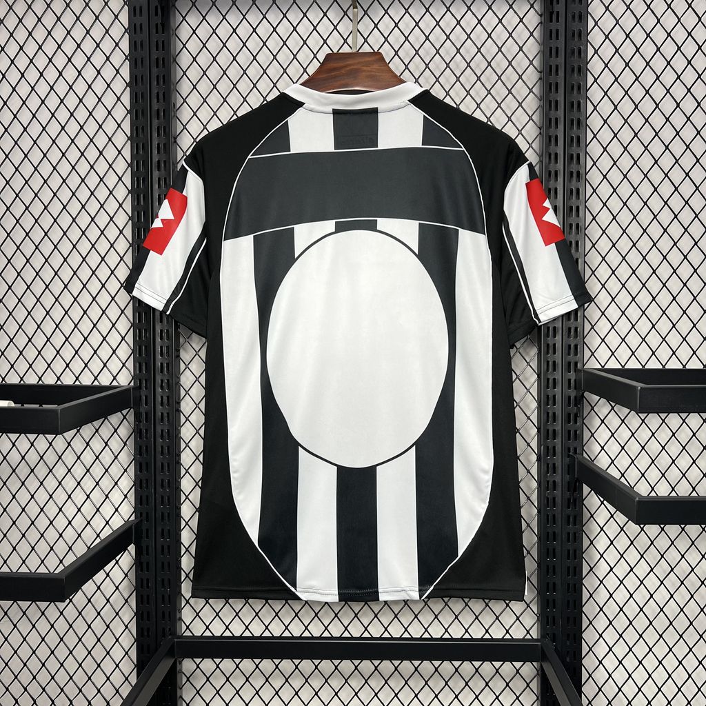 Retro Juventus Home Kit 2002/03 Football Jersey