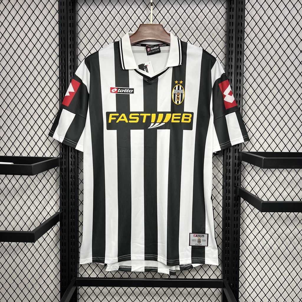 Retro Juventus Home Kit 2001/02 Football Jersey