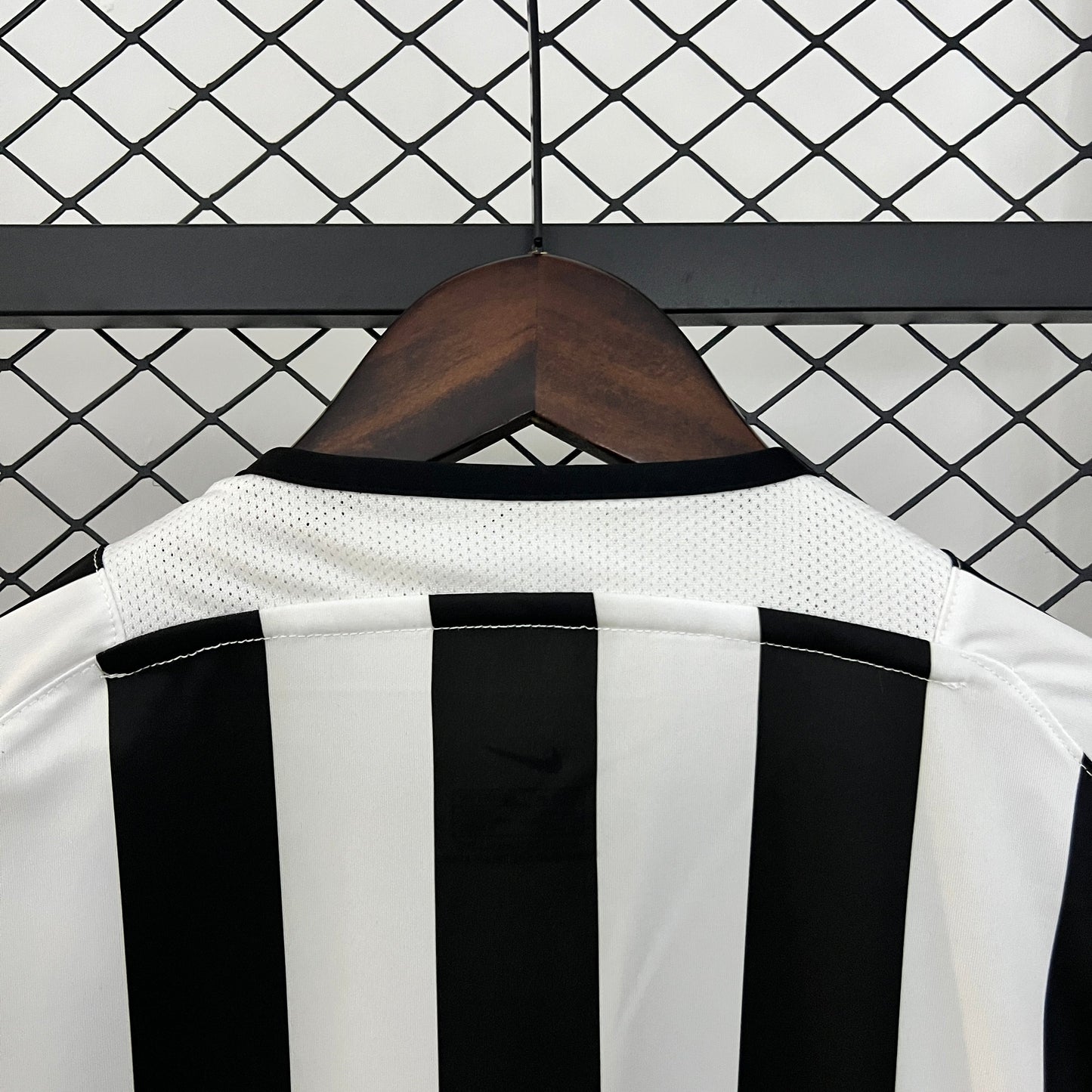 Retro Juventus Jersey 2003-04 Home Football Kit Soccer Jersey