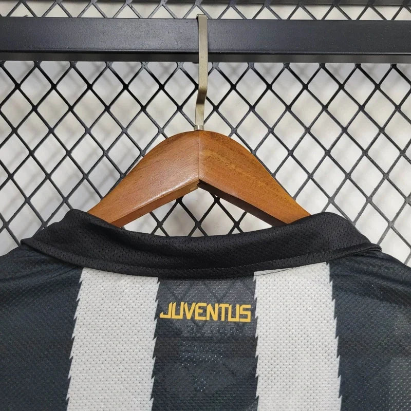 Retro Juventus Jersey Home Kit 2010/11 Football Soccer Shirt