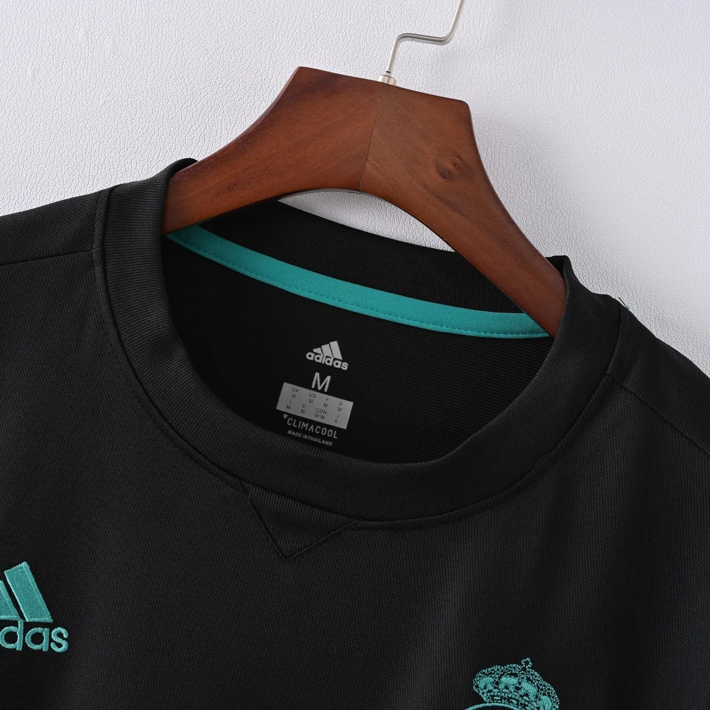 Retro-Real-Madrid-Away-Kit-17/18-Football-Jersey