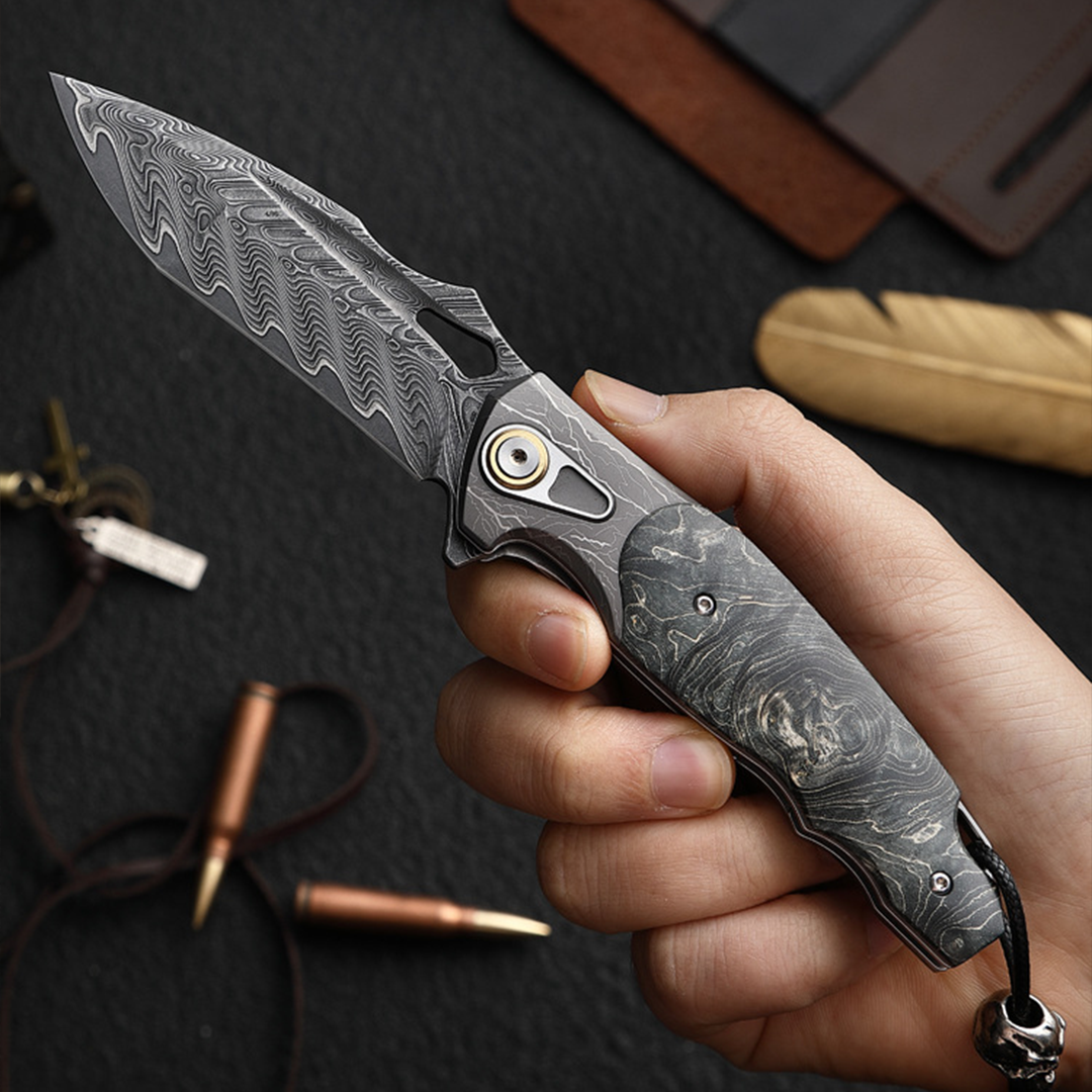 Damascus Folding Knife – Obsidian Edge Steel with VG10 & Stabilized Wood