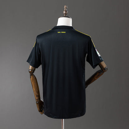 Real Madrid Jersey 2011/12 Goalkeeper Black Retro Football Kit