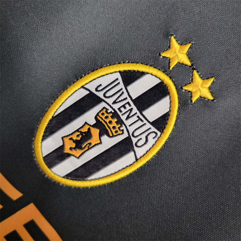 Juventus Jersey Away kit 01-02 Retro