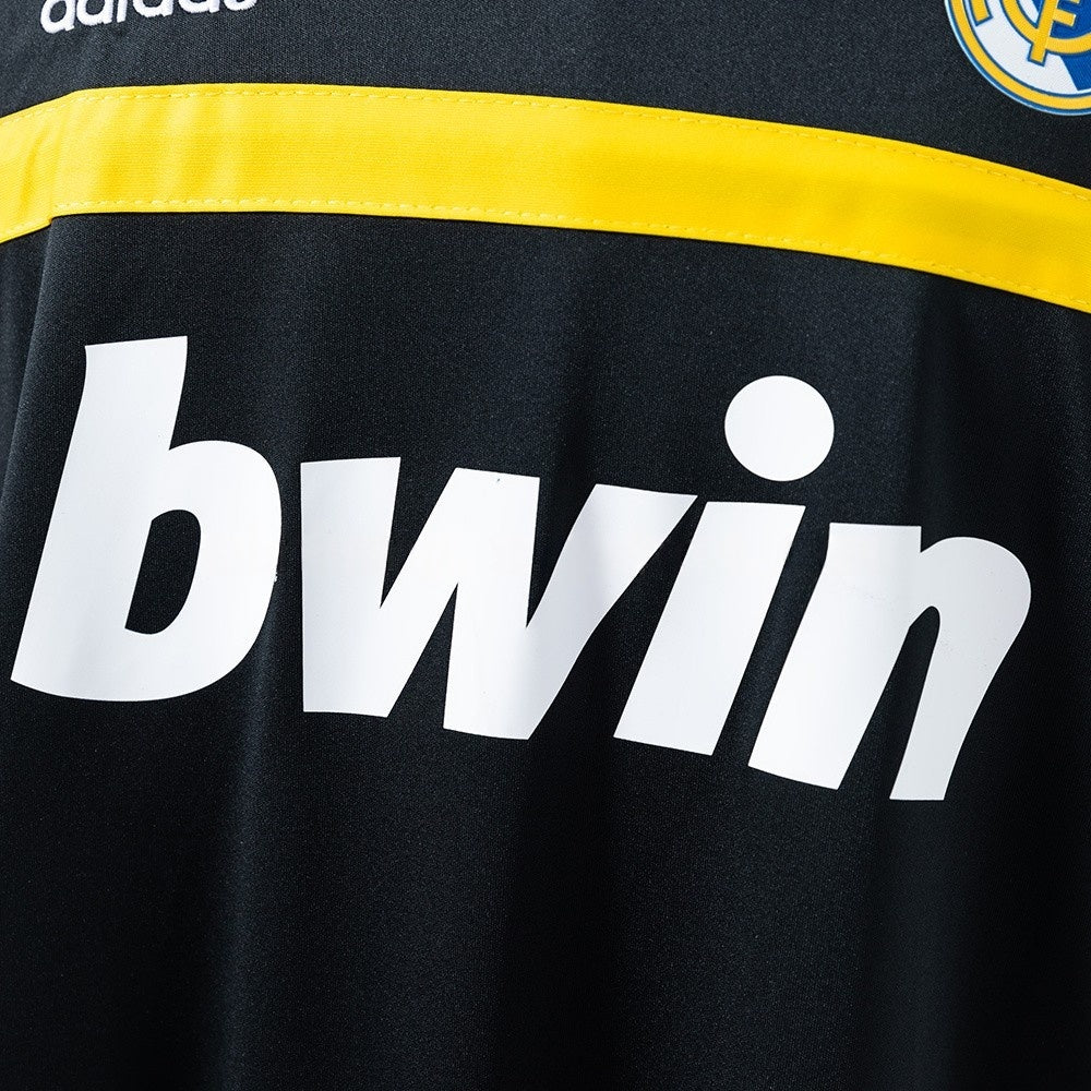 Real Madrid Jersey 2011/12 Goalkeeper Black Retro Football Kit