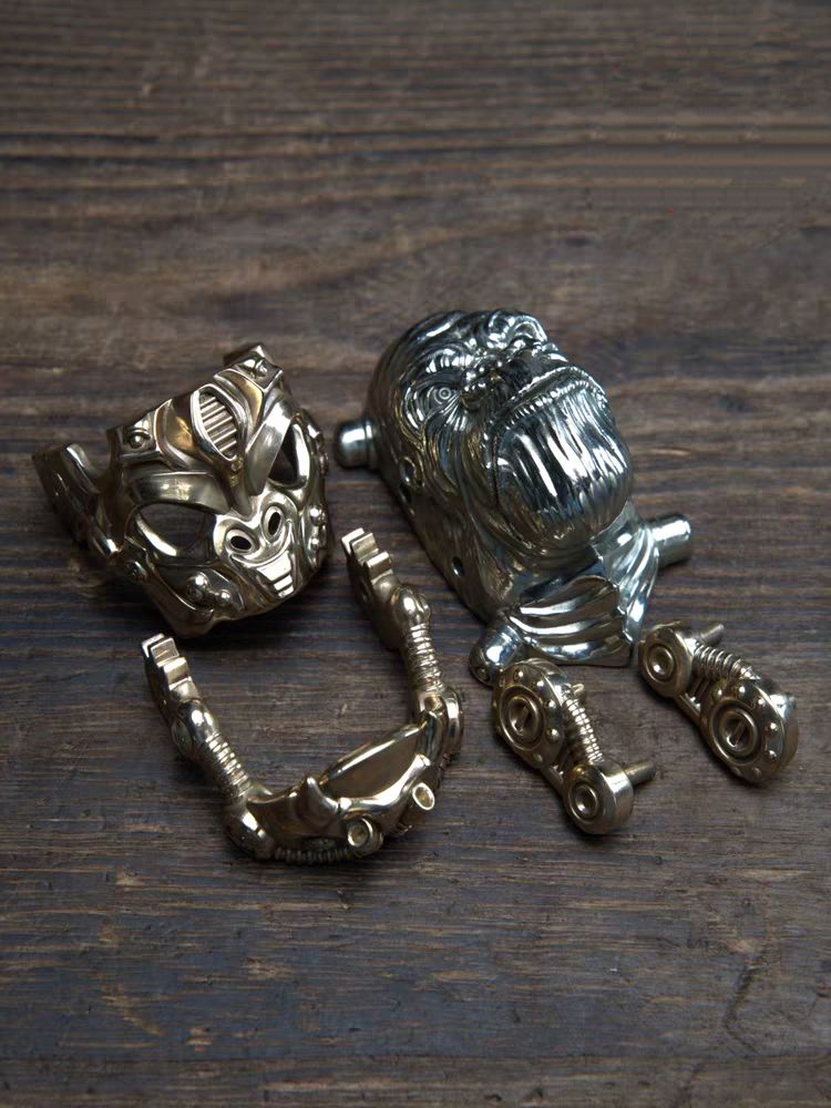 EDC Gadgets – Bronze Mechanical Gorilla Skull Mask with Interactive Art