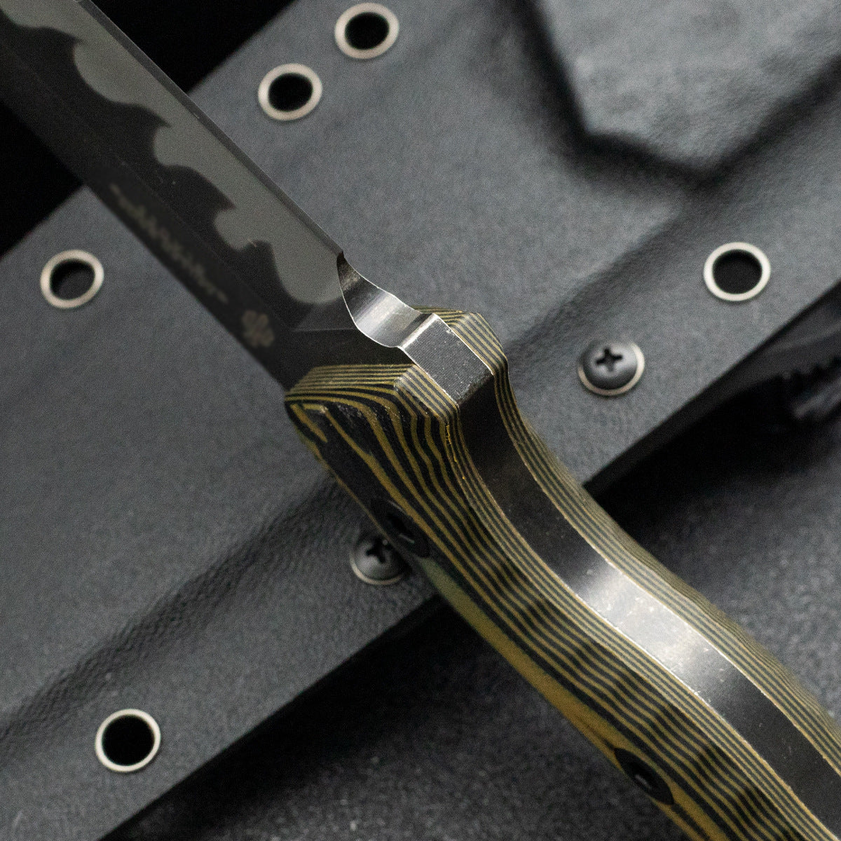 Fixed Blade Knife – M26 Straight with Wave-Pattern with G10 Handle & Kydex Sheath Tactical
