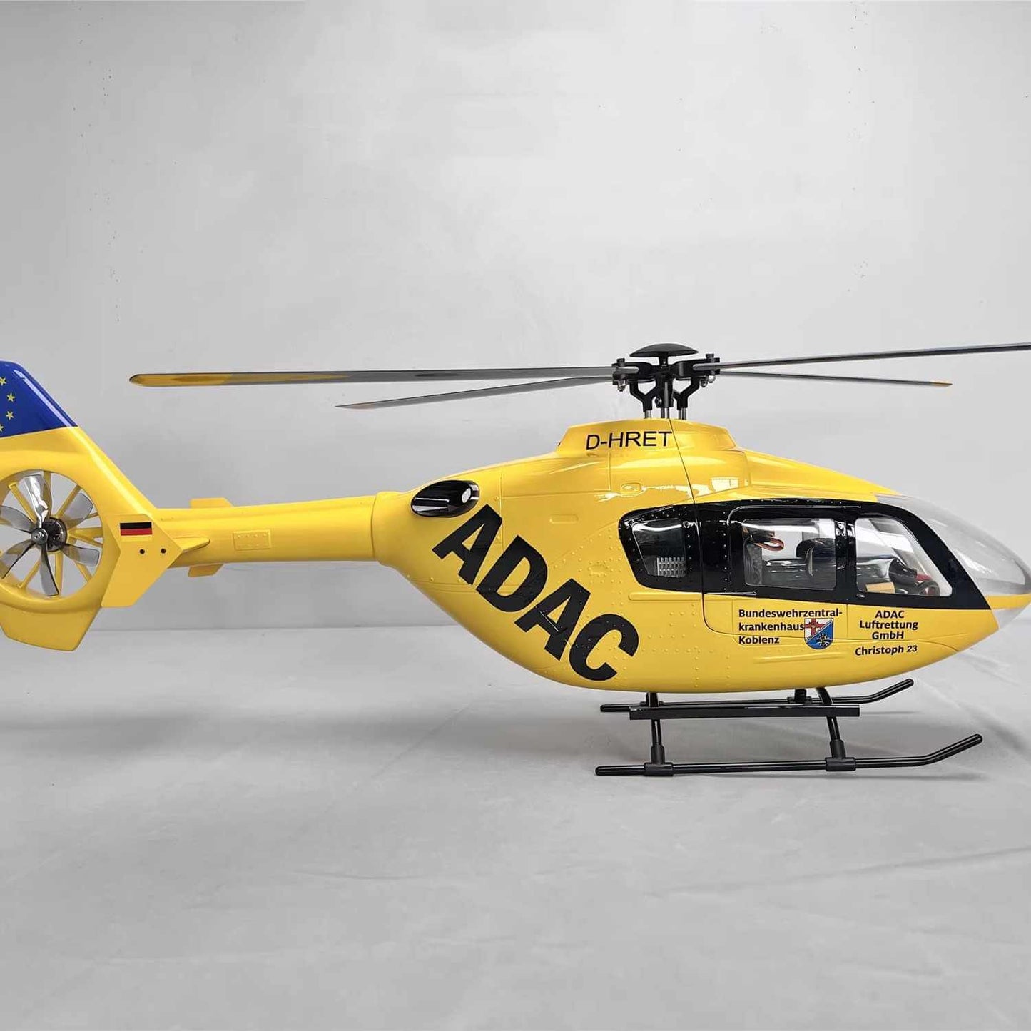 FLYWING EC135 470 Scale 6CH 4-Blade GPS H1 Flight Controller Brushless RC Helicopter PNP/RTF