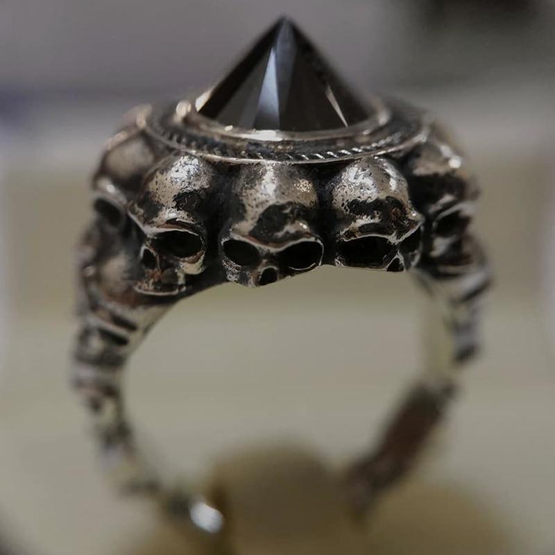 Gothic Skull Ring – Aneka Crystal Zircon Punk Biker Statement