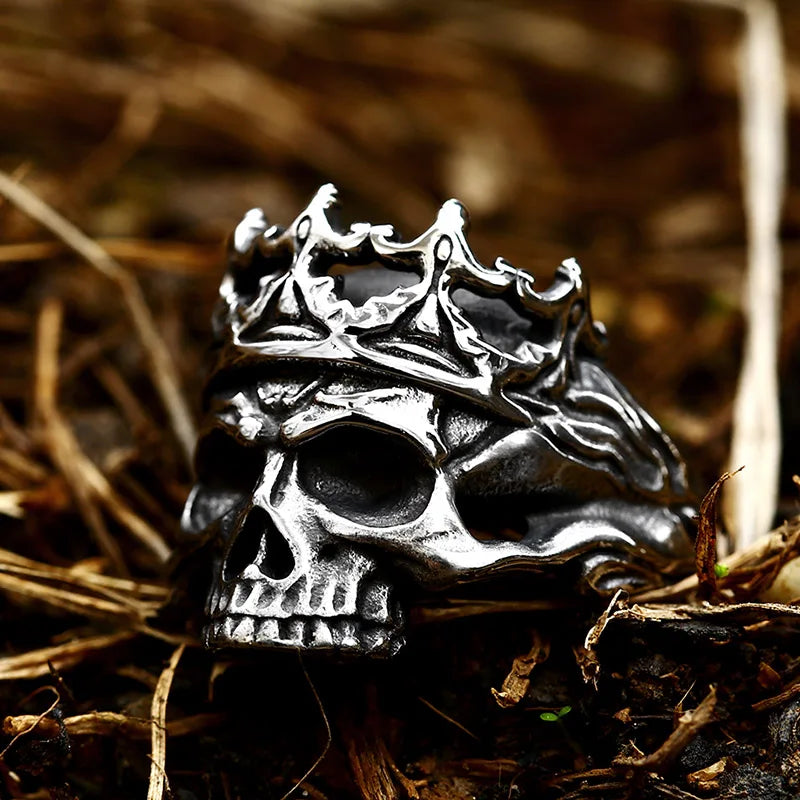 Gothic Skull Ring – Crown King Biker Punk Dark Statement for Alternative Styling