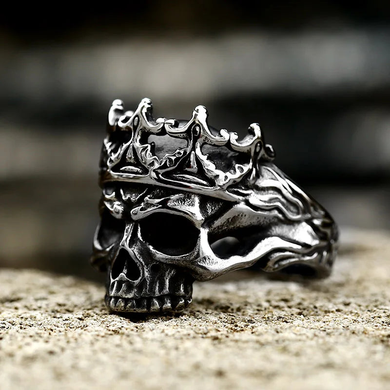 Gothic Skull Ring – Crown King Biker Punk Dark Statement for Alternative Styling