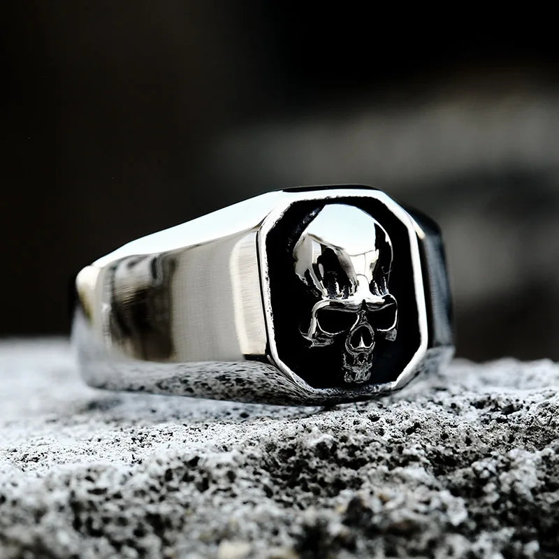 Gothic Skull Ring – Emblem Biker Punk Rock Gold Silver Statement